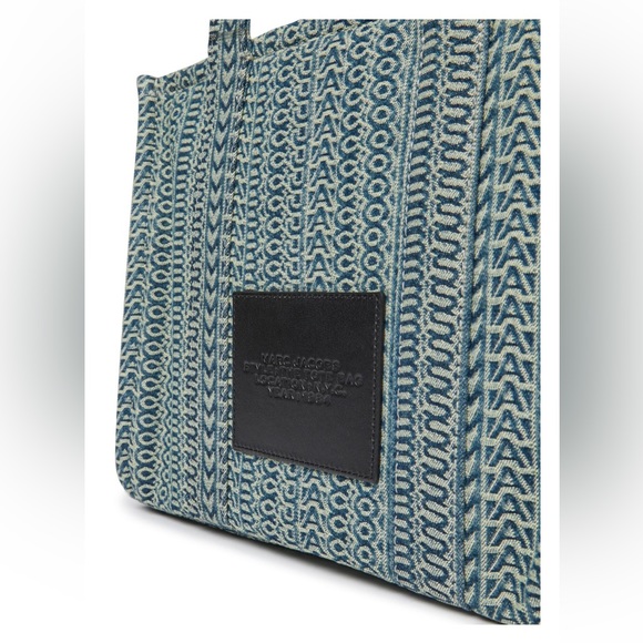 NWT MARC JACOBS The Monogram Washed Denim Medium Tote Bag🥰 - Picture 8 of 10